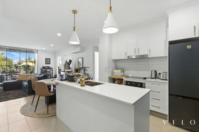 /international/au/603-5-folkestone-street-bowen-hills-qld-148731256/?lang=id