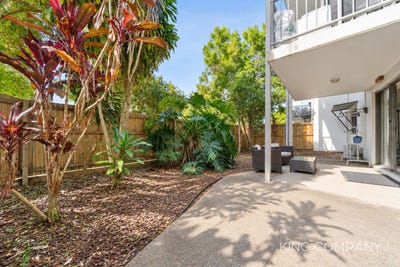 /international/au/4-66-university-drive-meadowbrook-qld-152464192/