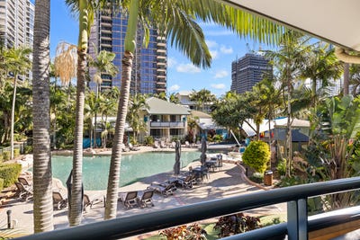 /international/au/93-10-16-alexandra-avenue-mermaid-beach-qld-148336196/