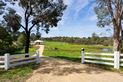 /international/au/6-happy-valley-road-castlemaine-vic-152518556/
