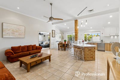 /international/au/7-sedgley-close-landsdale-wa-151165096/