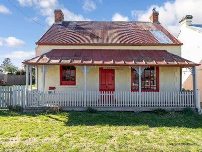 /international/au/35-elrington-street-braidwood-nsw-152500896/