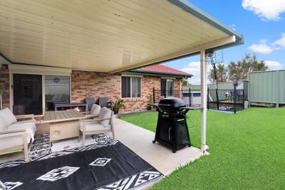 /international/au/19-blue-mountain-crescent-warner-qld-151366900/