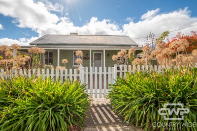 /international/au/194-bourke-street-glen-innes-nsw-151323168/