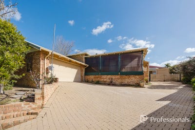 /international/au/7-natalie-court-alexander-heights-wa-148552332/