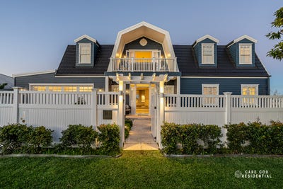 /international/au/16-therese-mary-avenue-carrara-qld-151613892/