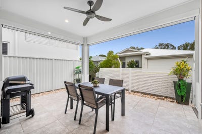 /international/au/55-40-menzies-drive-pacific-paradise-qld-151249156/