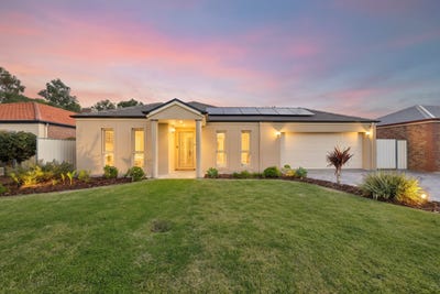 /international/au/21-james-cook-drive-mildura-vic-152533360/