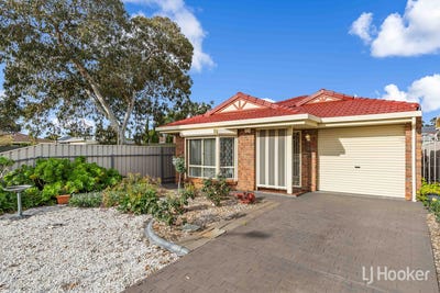 /international/au/10-cedar-court-craigmore-sa-152037800/