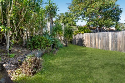/international/au/9-15-vine-court-oxenford-qld-151422716/