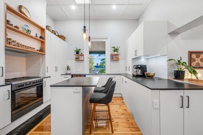 /international/au/70-wilpena-street-eden-hills-sa-148089392/