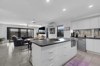 /international/au/8-holyman-street-rural-view-qld-151262612/
