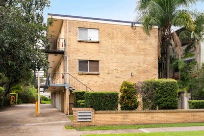 /international/au/1-22-balowrie-street-hamilton-qld-151339592/