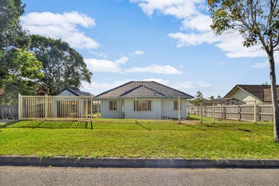 /international/au/94-frangipani-street-inala-qld-151151176/