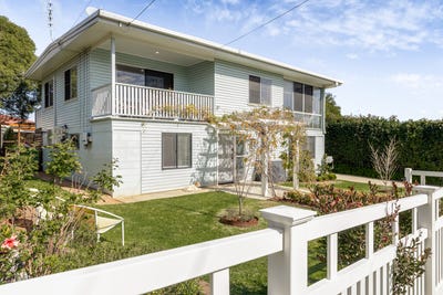 /international/au/30-boyett-street-centenary-heights-qld-151395680/