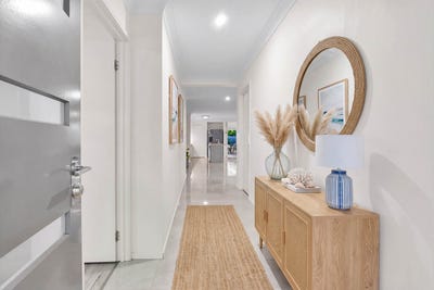 /international/au/46-romulus-circuit-augustine-heights-qld-152412104/