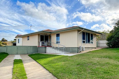 /international/au/13-carrawilla-street-port-lincoln-sa-151462416/
