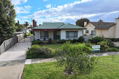 /international/au/20-hopetoun-street-rochester-vic-151248916/