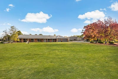 /international/au/19-cornish-road-riddells-creek-vic-151231428/
