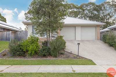 /international/au/25-mcglinchey-crescent-thornton-nsw-151111684/