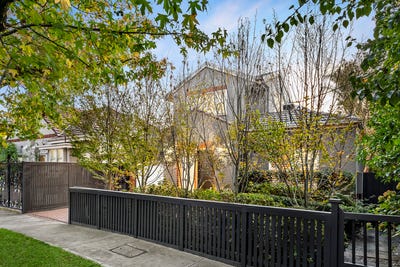 /international/au/1e-angle-road-canterbury-vic-151255860/