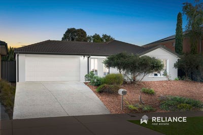 /international/au/19-hasluck-gardens-point-cook-vic-148599864/