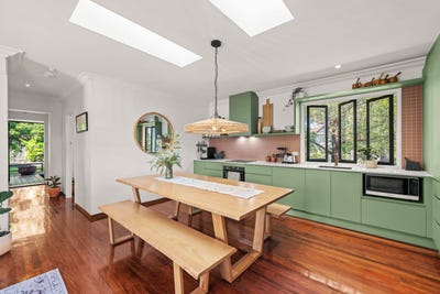 /international/au/12-penrock-parade-labrador-qld-151588556/