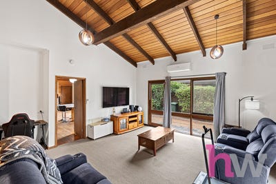 /international/au/24-smeaton-close-lara-vic-151312920/