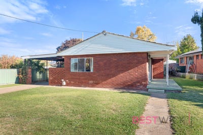 /international/au/1-maple-place-blayney-nsw-150910412/