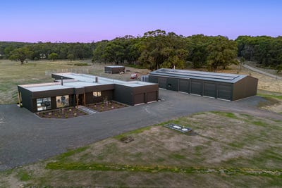 /international/au/19-davies-court-snake-valley-vic-150701196/