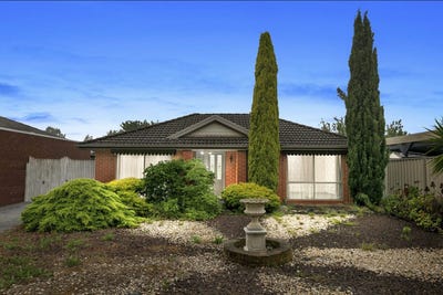 /international/au/8-shearer-place-roxburgh-park-vic-148338472/