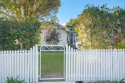 /international/au/41-wallace-street-newtown-qld-148303632/