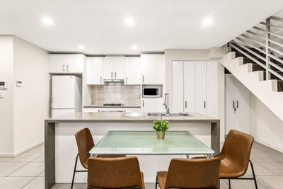 /international/au/8-15-17-larkin-street-camperdown-nsw-151396292/