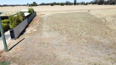/international/au/12-de-quiros-street-wakool-nsw-204533136/