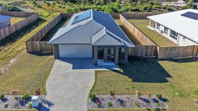 /international/au/51-north-lakes-circuit-burrum-heads-qld-151372088/
