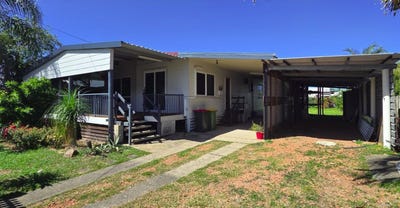 /international/au/7-candlenut-street-forrest-beach-qld-151167656/