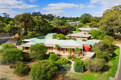 /international/au/16-gaffney-street-castlemaine-vic-150603668/