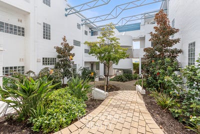 /international/au/20-227-cambridge-street-wembley-wa-151274744/