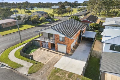 /international/au/17-bell-street-maryborough-qld-148232884/