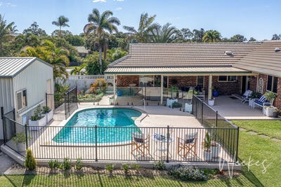 /international/au/18-nautilus-drive-innes-park-qld-151480924/
