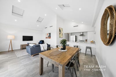 /international/au/11-howie-way-caversham-wa-152508516/
