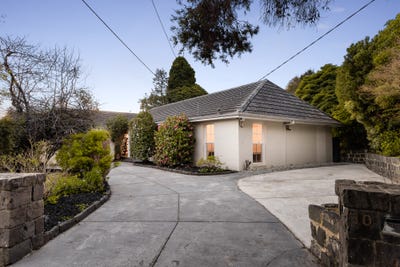/international/au/10-prunella-close-doncaster-vic-148685392/