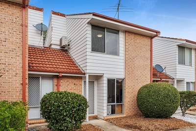 /international/au/8-11-mundarda-place-st-helens-park-nsw-151614420/