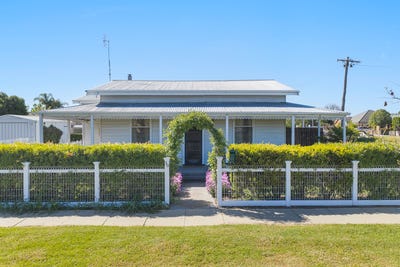 /international/au/30-mckinlay-street-echuca-vic-152601596/