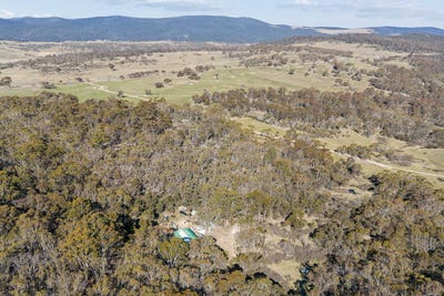 /international/au/2049-bobeyan-road-shannons-flat-nsw-700428392/