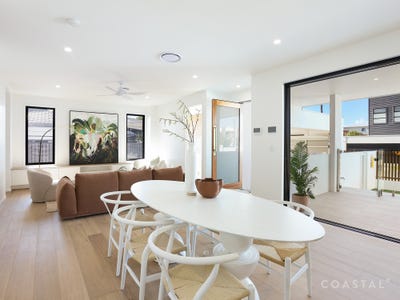 /international/au/2-helena-street-biggera-waters-qld-148361820/