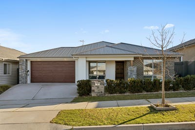 /international/au/18-gardiner-street-googong-nsw-151460832/