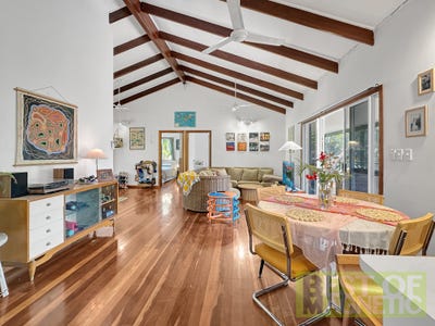 /international/au/25-yates-street-nelly-bay-qld-152191732/