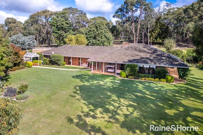 /international/au/166-norton-road-macedon-vic-150851392/
