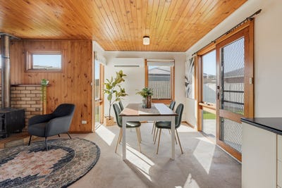 /international/au/1a-33-youl-road-perth-tas-151507488/